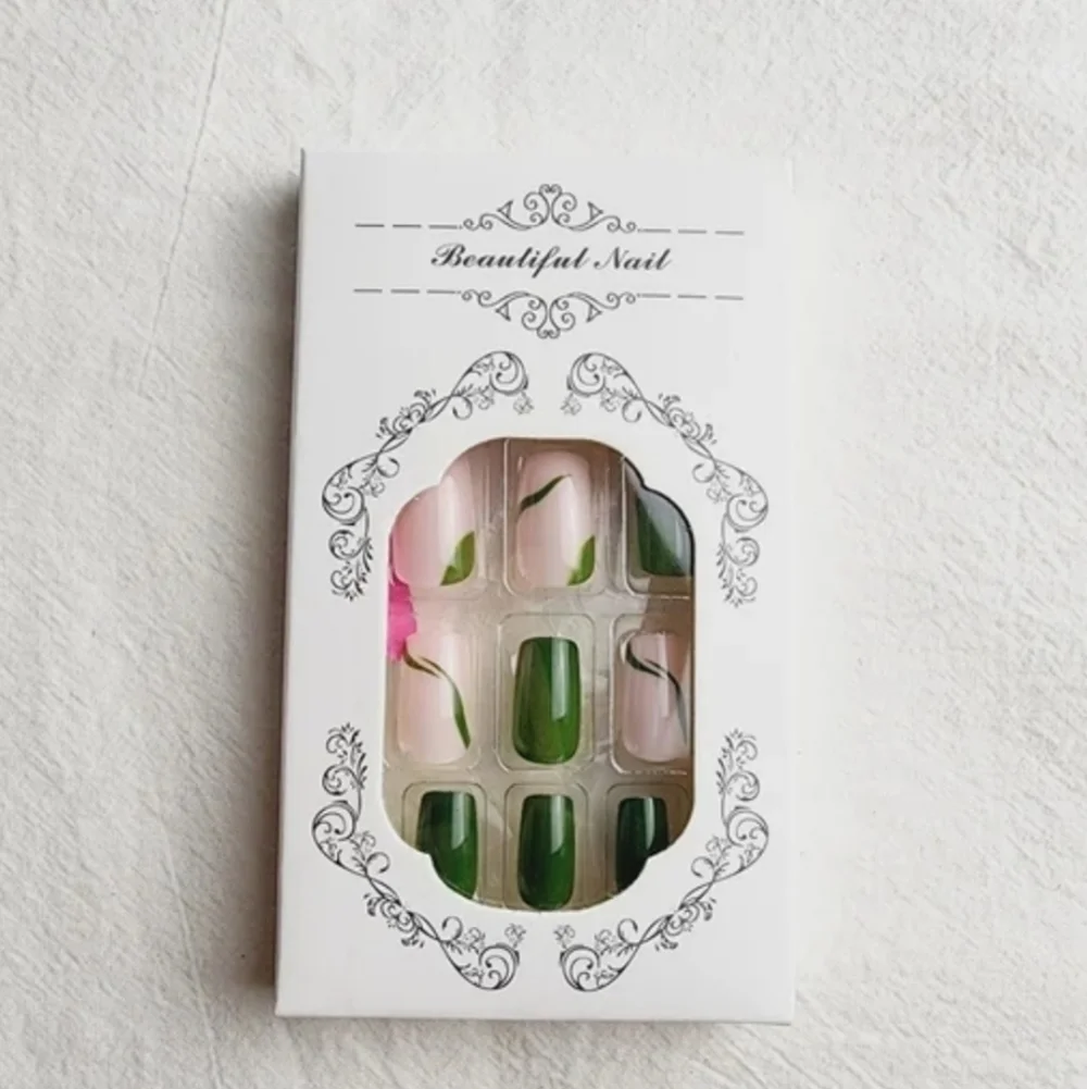 24 Pieces Fake Press On Nails